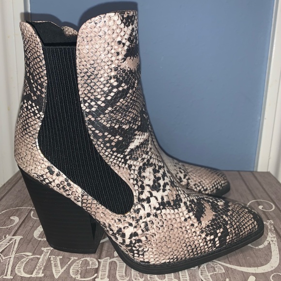 Snake Skin Booties 🐍 - Picture 3 of 5